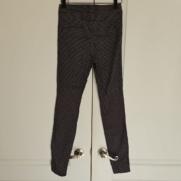 Black and Gray Patterned Pants - Picture 4 of 16